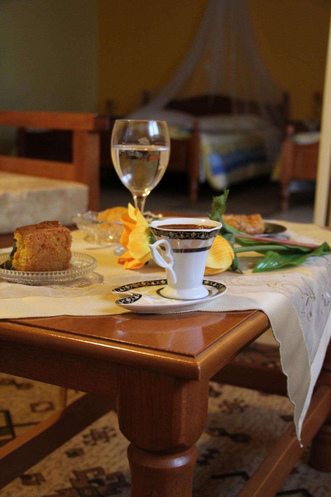 Stis Kyra - Vasilikis Apartment Ioannina Bagian luar foto