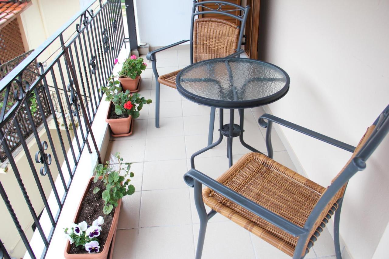 Stis Kyra - Vasilikis Apartment Ioannina Bagian luar foto